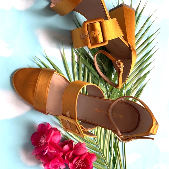 Gold Heel sandals - Picture 5 of 6